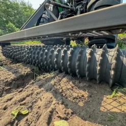 Field Tuff 5′ 3 Point Cultipacker with 26 Cast Iron Wheels, 60″ Working Width, Black