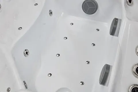 Generic Danika 5-Person 84-Jet Deluxe Lounger Hot Tub