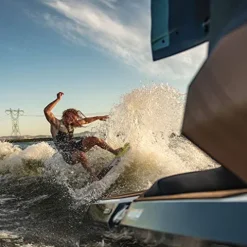 Hyperlite 2019 Bucket Chucker Wakesurfer 4.8