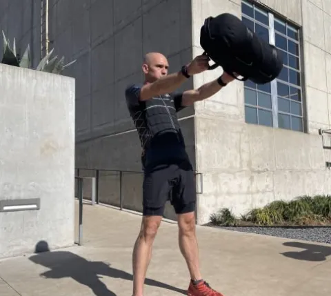 HYPERWEAR Adjustable Sandbag Workout Bag with Filled Sandbells LG 160lb Assortment – Red