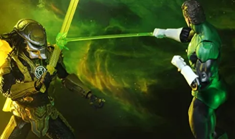 NECA 2019 NYCC Exclusive DC vs Dark Horse Green Lantern vs Sinestro Predator Green