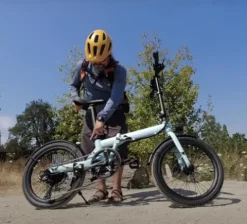 QUALISPORTS Voladors Folding Electric Bike 350W 7-Speed Powder Blue