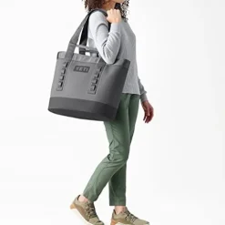 YETI Camino 35 Carryall Harvest Red